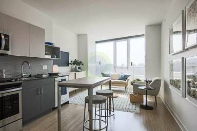 Main picture of 752 S Wells