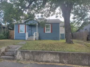 Main picture of 2255 Burnet St