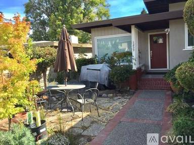 Main picture of 1239 Tilia St