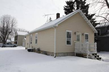 Main picture of 419 Racine St