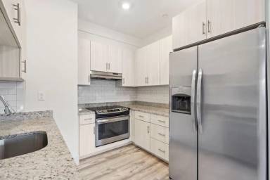 Main picture of 42 Maple St