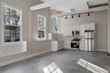 Main picture of 34 Tremaine St