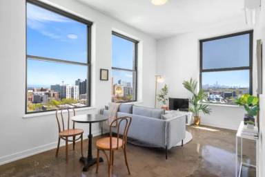 Main picture of 1130 W Lawrence Ave