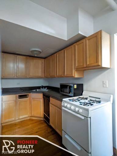 Main picture of 947-57 W Cornelia Ave