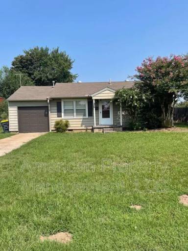 Main picture of 307 E Beaver St
