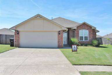 Main picture of 4005 Red Apple Cir