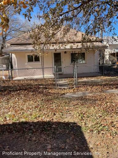 Main picture of 829 Chestnut St