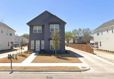 Main picture of 2401 S 3rd St