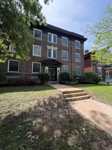 Main picture of 6126 Washington Blvd