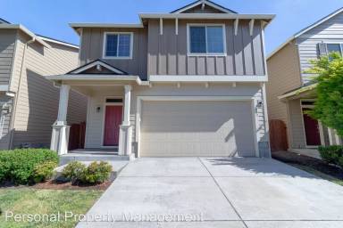 Main picture of 3002 NE 75th St