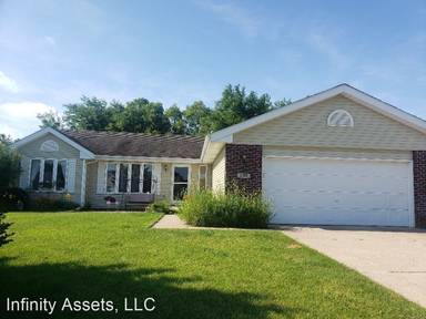 Main picture of 530 Angelica Ln