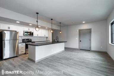 Main picture of 472 Maple St