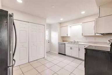 Main picture of 1665 Florence Ave