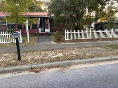 Main picture of 4270 Elmira St