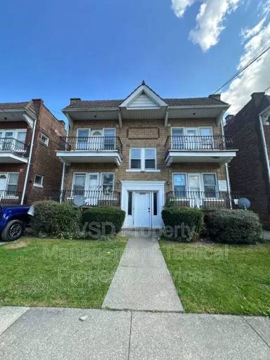 Main picture of 3289 E 143rd St