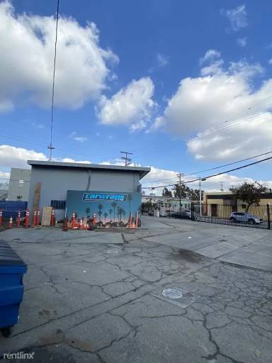 Main picture of 5501 W Adams Blvd