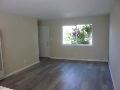 Main picture of 37152 Walnut St