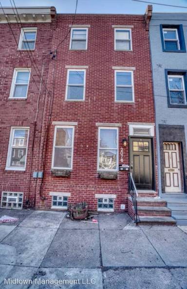 Main picture of 2076 E Dauphin St
