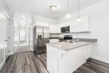Main picture of 13528 S Commodus Dr