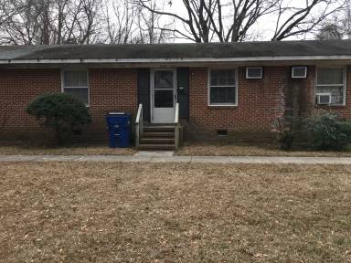 Main picture of 303 Shellum St