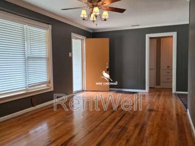 Main picture of 2111 36th St