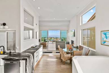 Main picture of 105 Palm Beach Ct