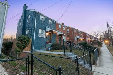 Main picture of 4245 Hildreth St SE