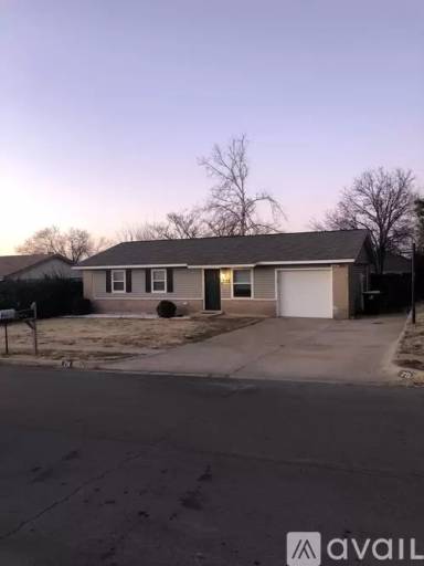 Main picture of 711 Holsey Dr