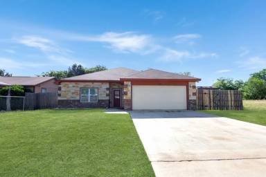Main picture of 907 Margaret Ann St