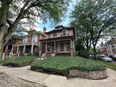 Main picture of 341 W 8th Ave