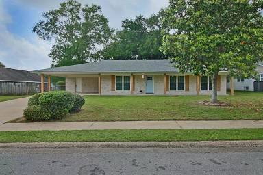 Main picture of 726 Sharon Hills Dr