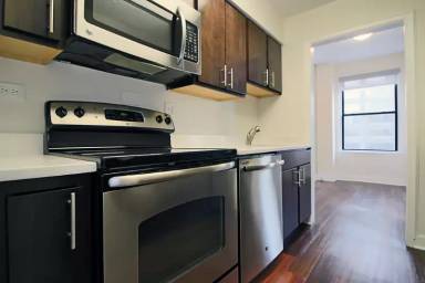 Main picture of 204 E Chestnut St