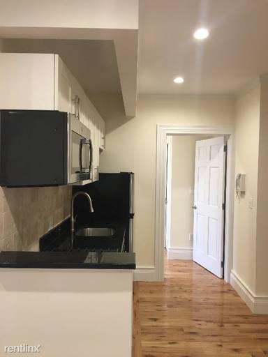 Main picture of 417 W 43rd St