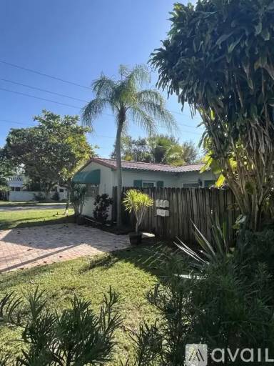 Main picture of 600 SW 18th St