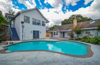 Main picture of 9619 Richmond Ave
