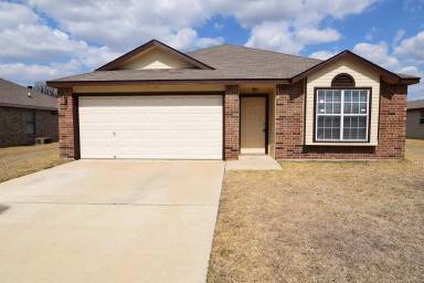 Main picture of 901 James Loop