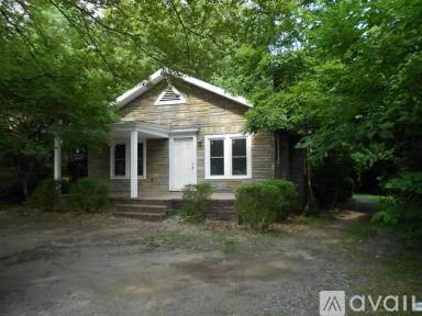 Main picture of 2712 Randleman Rd