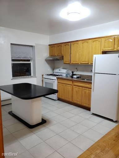 Main picture of 1660 80th St