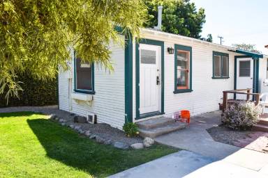 Main picture of 340 S Olive St