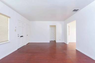 Main picture of 343 E 28th St