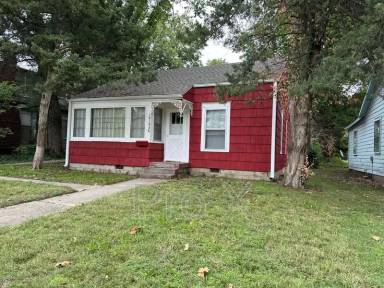 Main picture of 1919 S Broadway St