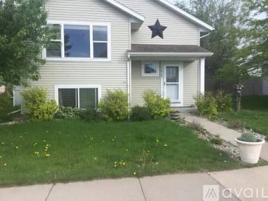 Main picture of 1020 W Menk Dr