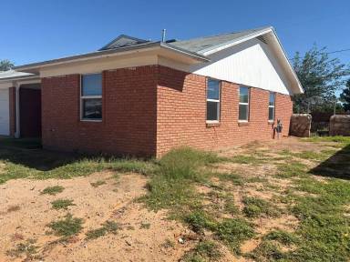 Main picture of 3420 Dundee St