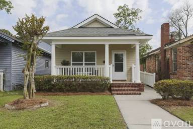 Main picture of 1020 W 46th St