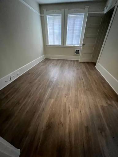 Main picture of 2027 Hyde St