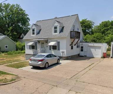 Main picture of 412 1/2 Putnam Dr