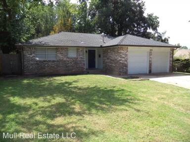 Main picture of 606 Elmwood Dr