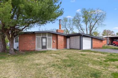 Main picture of 8519 Red Fir Dr