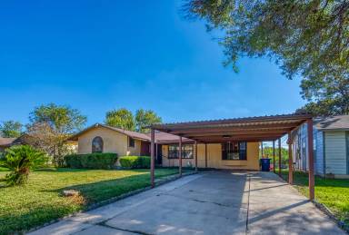 Main picture of 842 Deely Pl