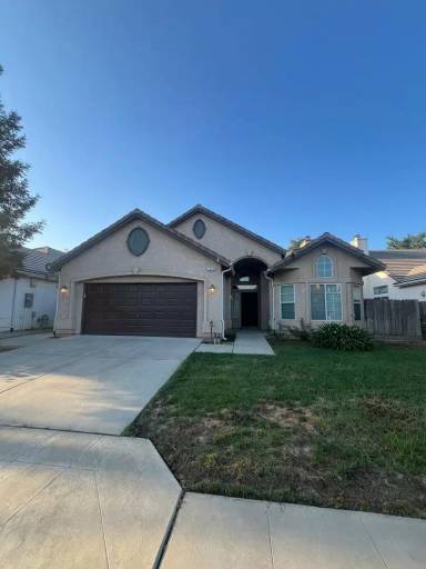 Main picture of 2865 E Emerald Ave